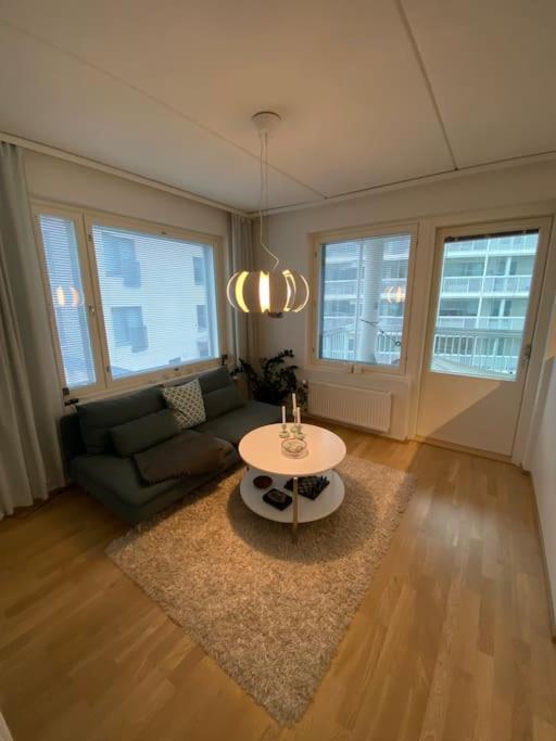 Modern Two Bedroom Apartment Near Helsinki Airport Vantaa Dış mekan fotoğraf